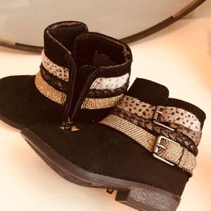 Toddler girl boots with animal print and glitter